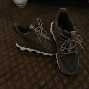 Sorel boots size 6.5 like new, barely worn